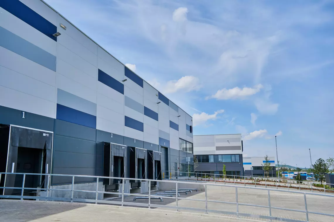 Raktár Herceghalomban