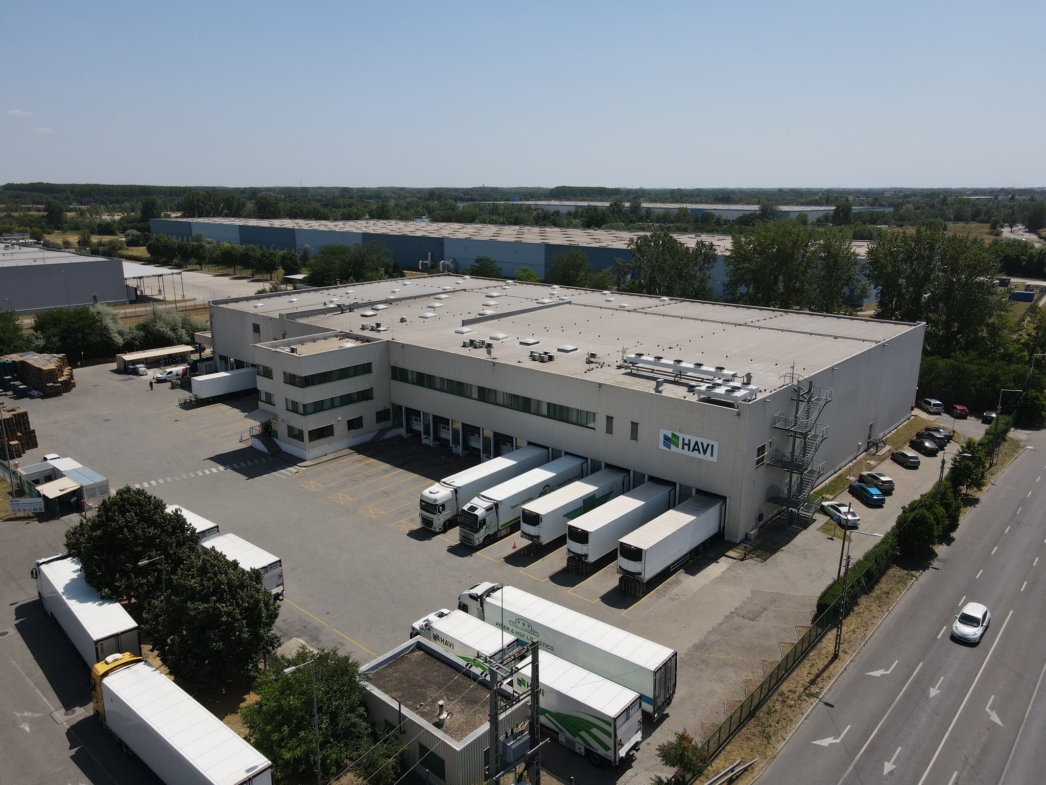Industrial building for sale in Gyál