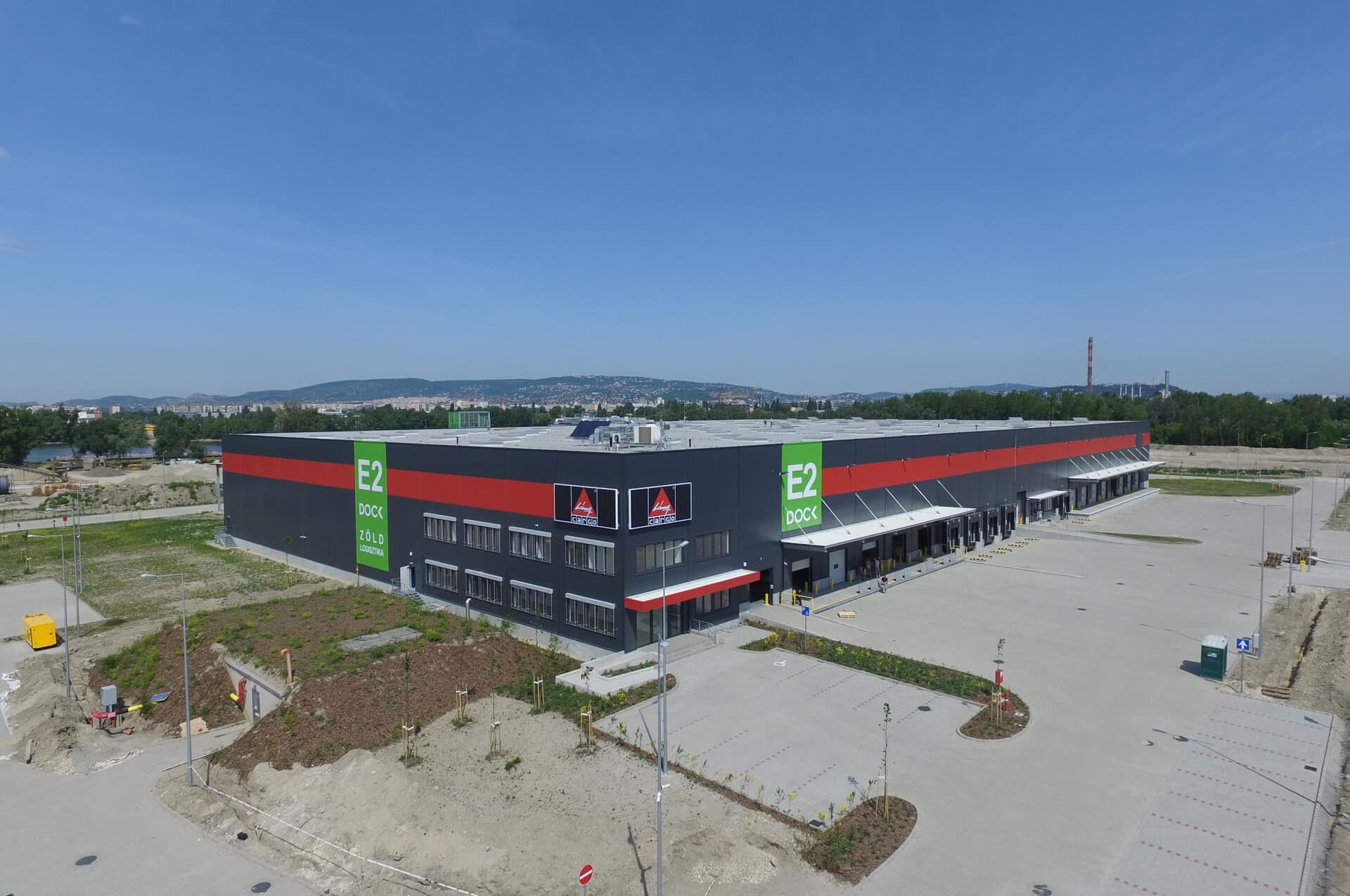 Logisztikai park és trimodális konténerterminál